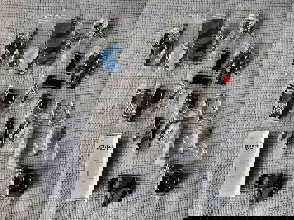 428049