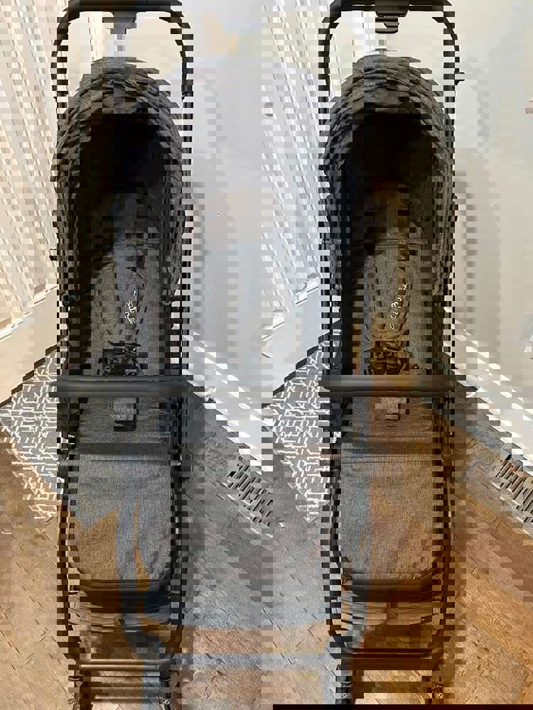 1090668