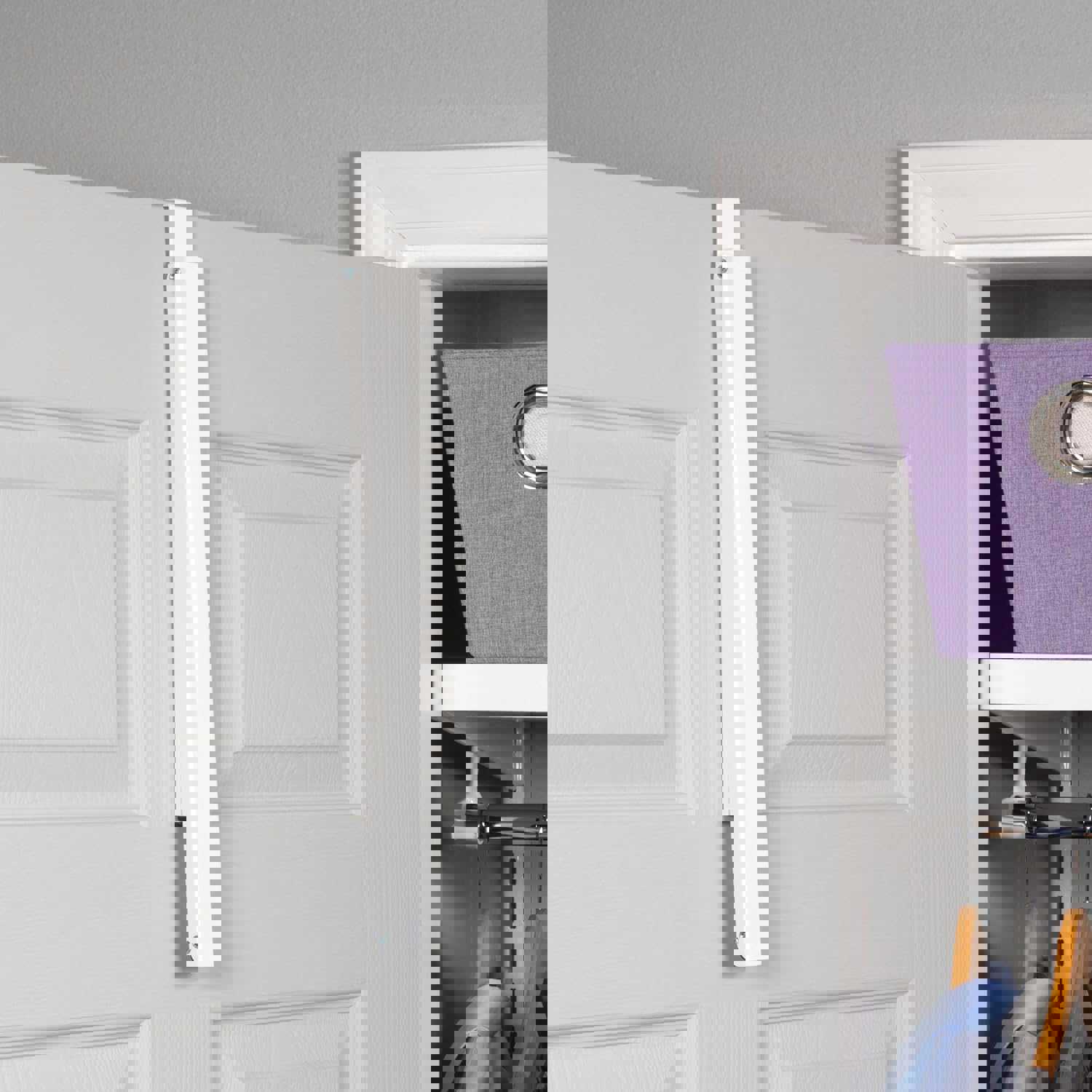 1366286